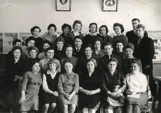 Коллектив школы 1957 год
